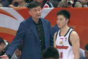 广东男篮2分惜败，被福建男篮双杀，拉科塞维奇首秀32+16徐杰12分